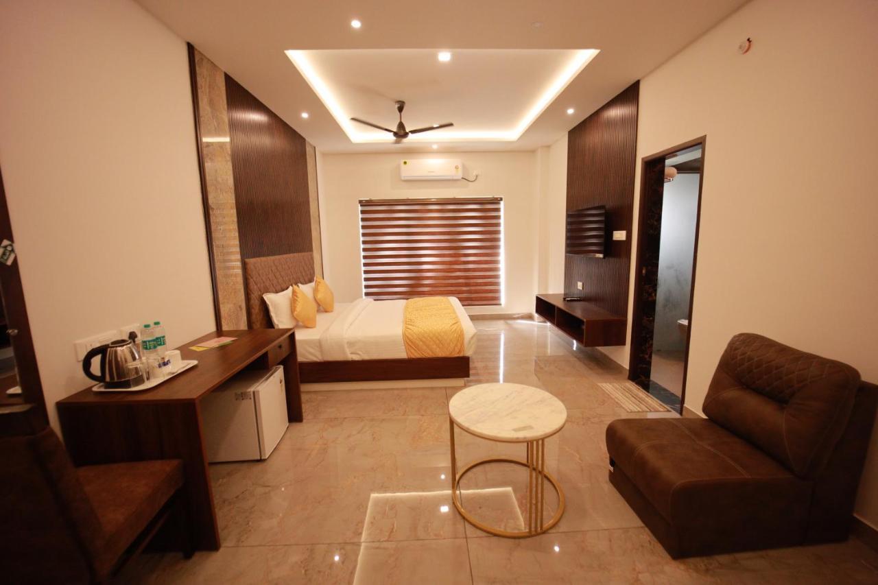 Bliss Regency Business Hotel Palakkad Exterior photo
