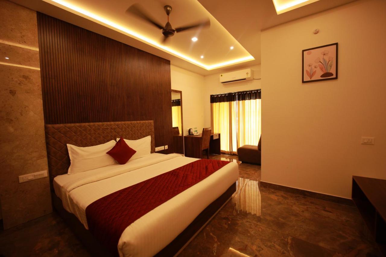 Bliss Regency Business Hotel Palakkad Exterior photo