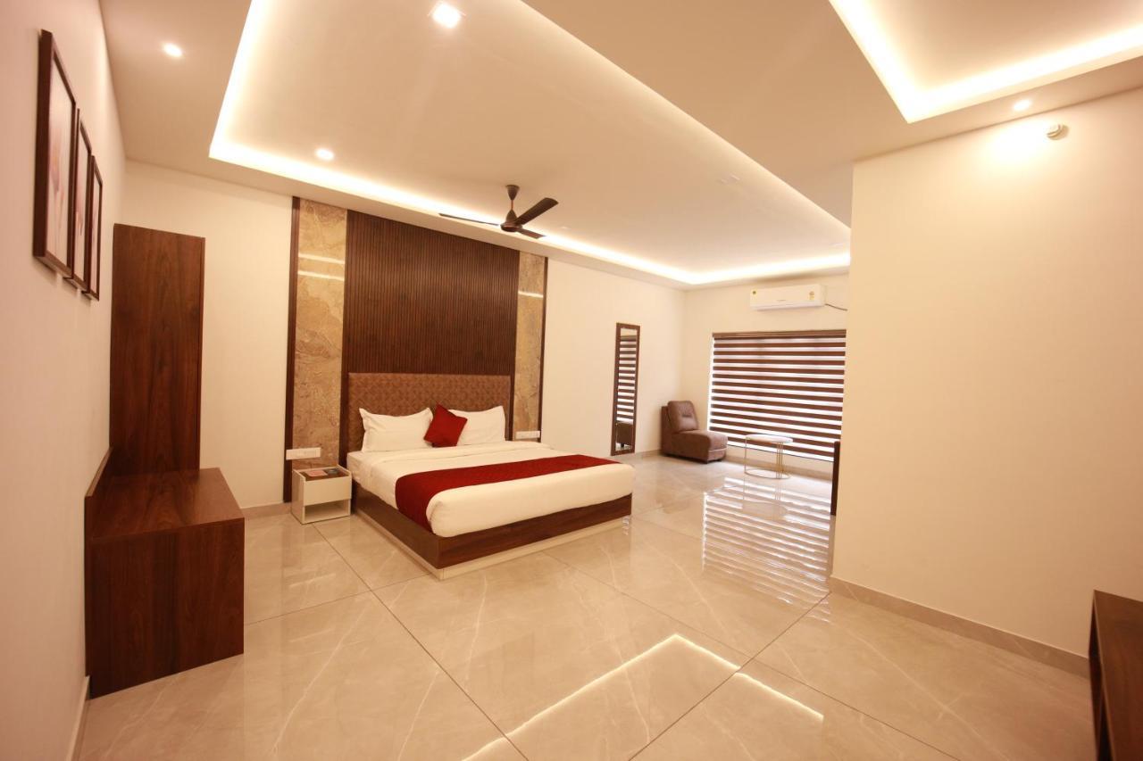 Bliss Regency Business Hotel Palakkad Exterior photo